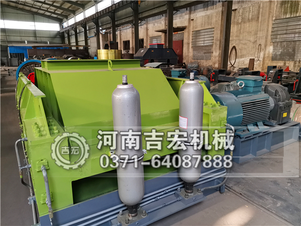 河卵石對(duì)輥制砂機(jī)