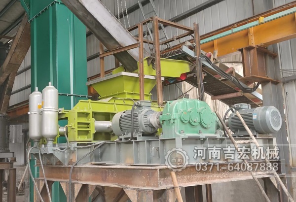 吉宏機械對輥制砂機：高耐磨輥皮+液壓調(diào)節(jié)，破碎效率提升30%！